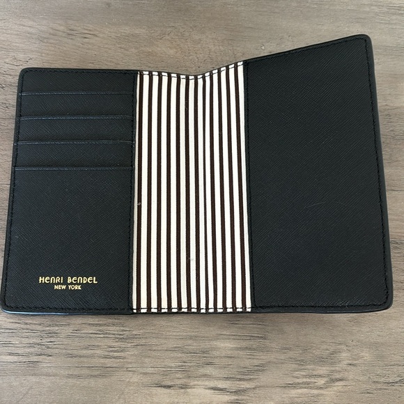 Henri bendel wallet - Picture 3 of 6